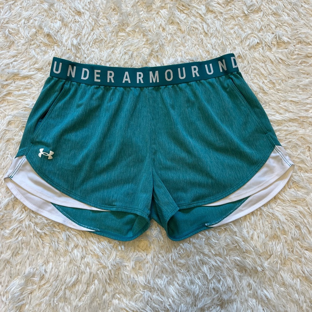 Under armour women’s shorts large